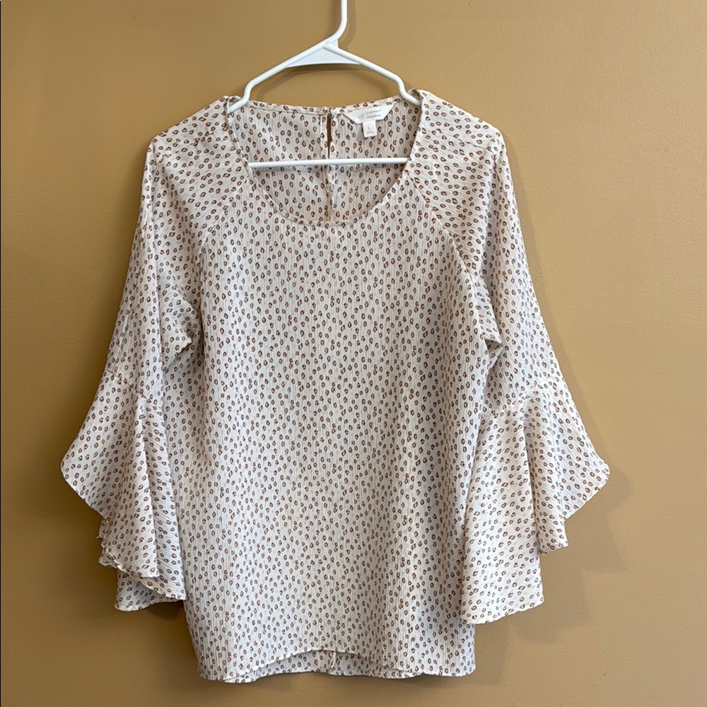 Women's Cream Patterned Top